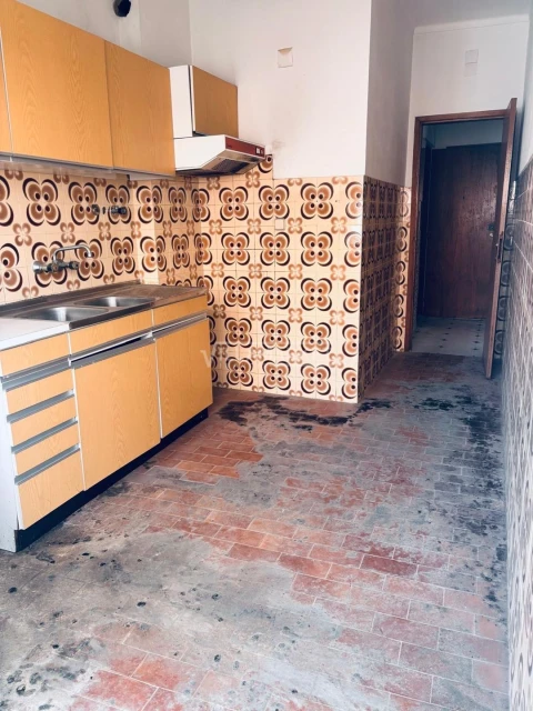 Apartamento T1 para Venda em Baixa da Banheira e Vale da Amoreira