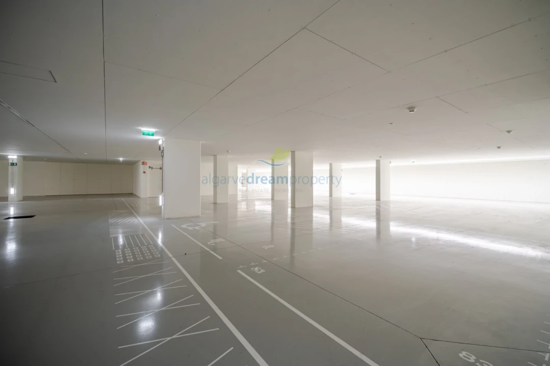 Apartamento T2 para Venda em Quarteira Foto 43