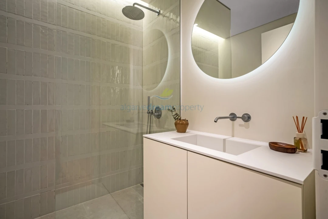 Apartamento T2 para Venda em Quarteira Foto 33