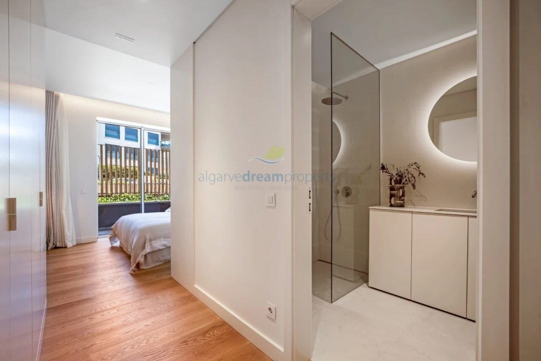 Apartamento T2 para Venda em Quarteira Foto 32