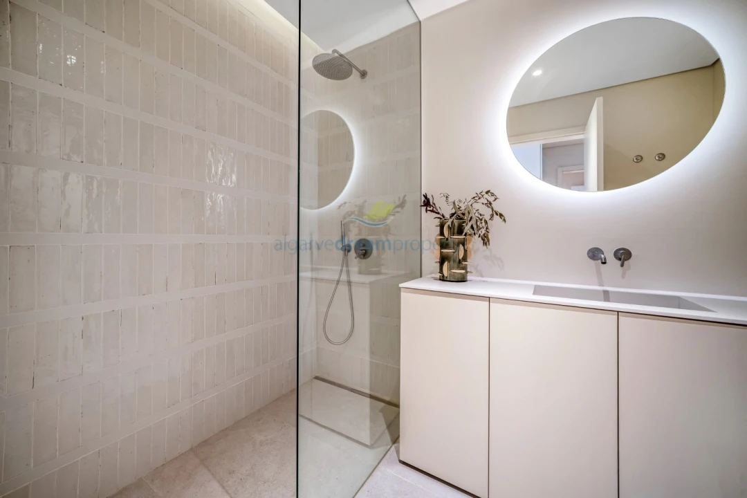 Apartamento T2 para Venda em Quarteira Foto 37