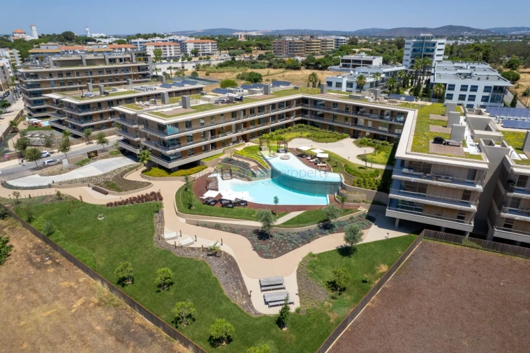 Apartamento T2 para Venda em Quarteira Foto 6