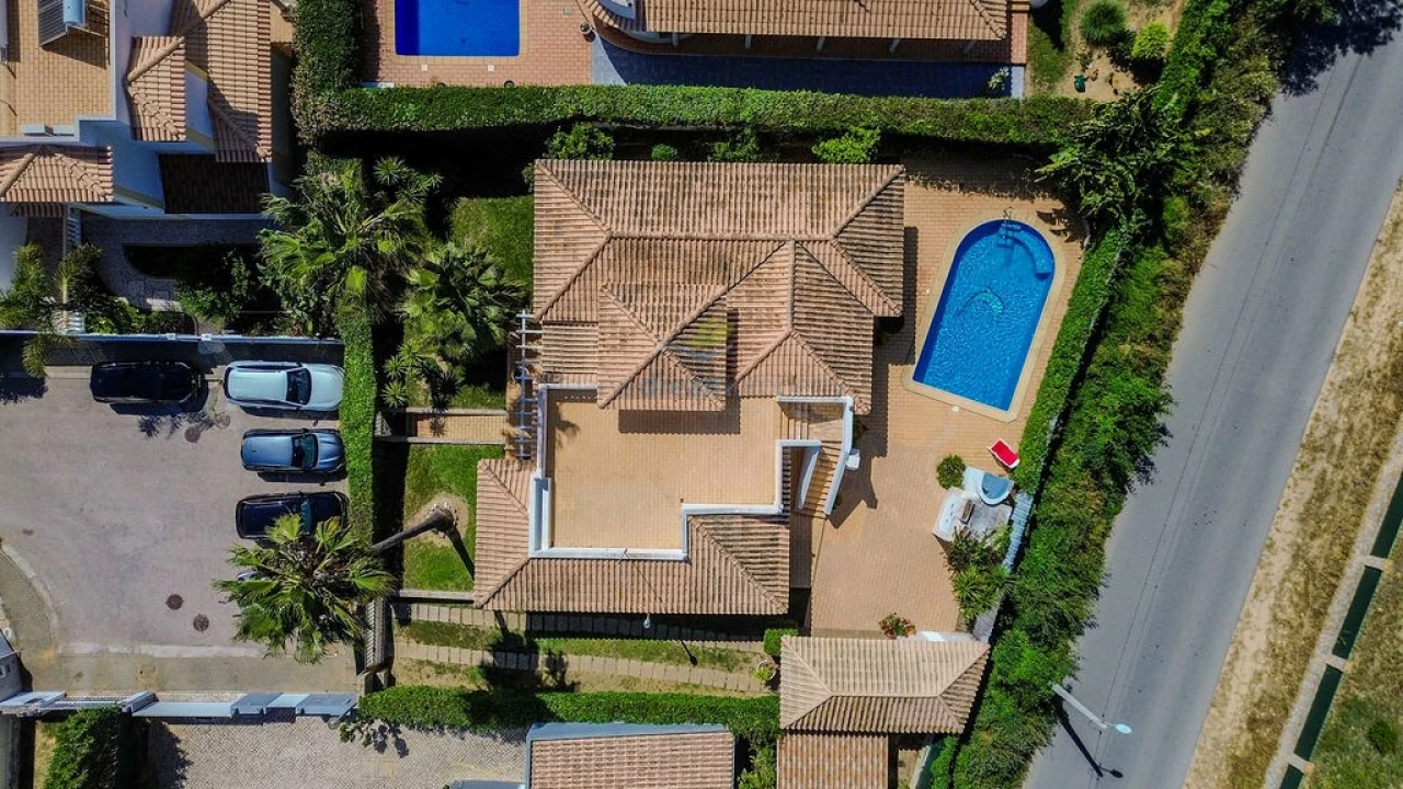 Moradia T3 para Venda em Albufeira e Olhos de Água Foto 45