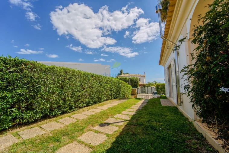 Moradia T3 para Venda em Albufeira e Olhos de Água Foto 30