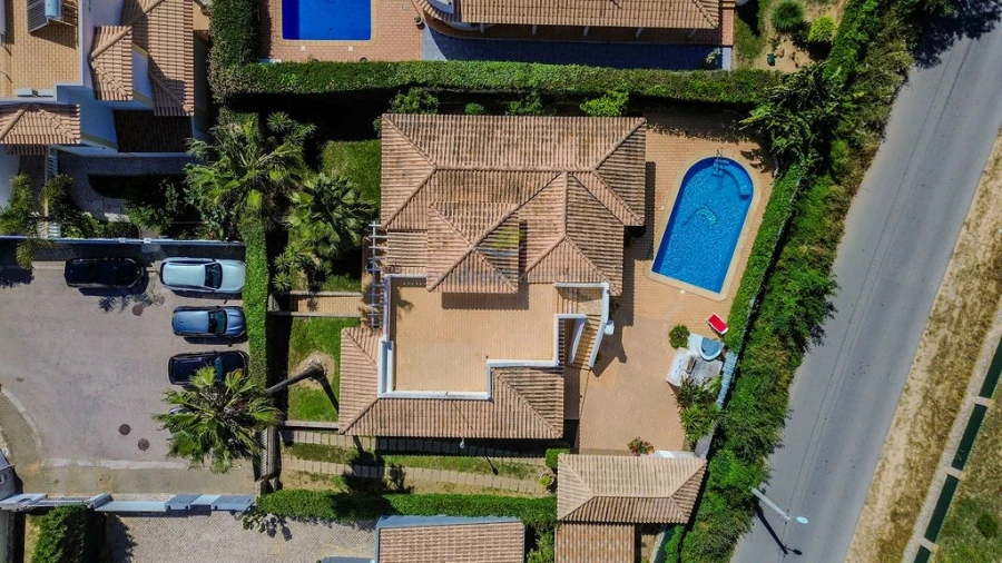 Moradia T3 para Venda em Albufeira e Olhos de Água Foto 45