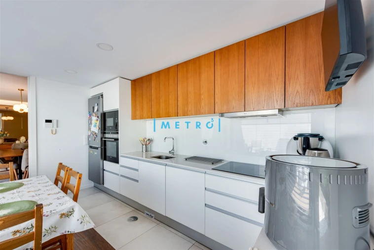 Moradia T3 para Venda em São Felix da Marinha Foto 9