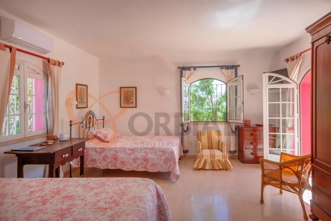 Moradia T6 para Venda em Albufeira e Olhos de Água Foto 12
