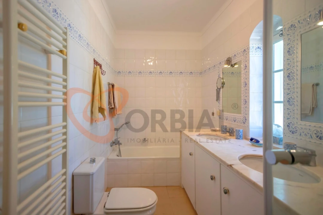 Moradia T6 para Venda em Albufeira e Olhos de Água Foto 16
