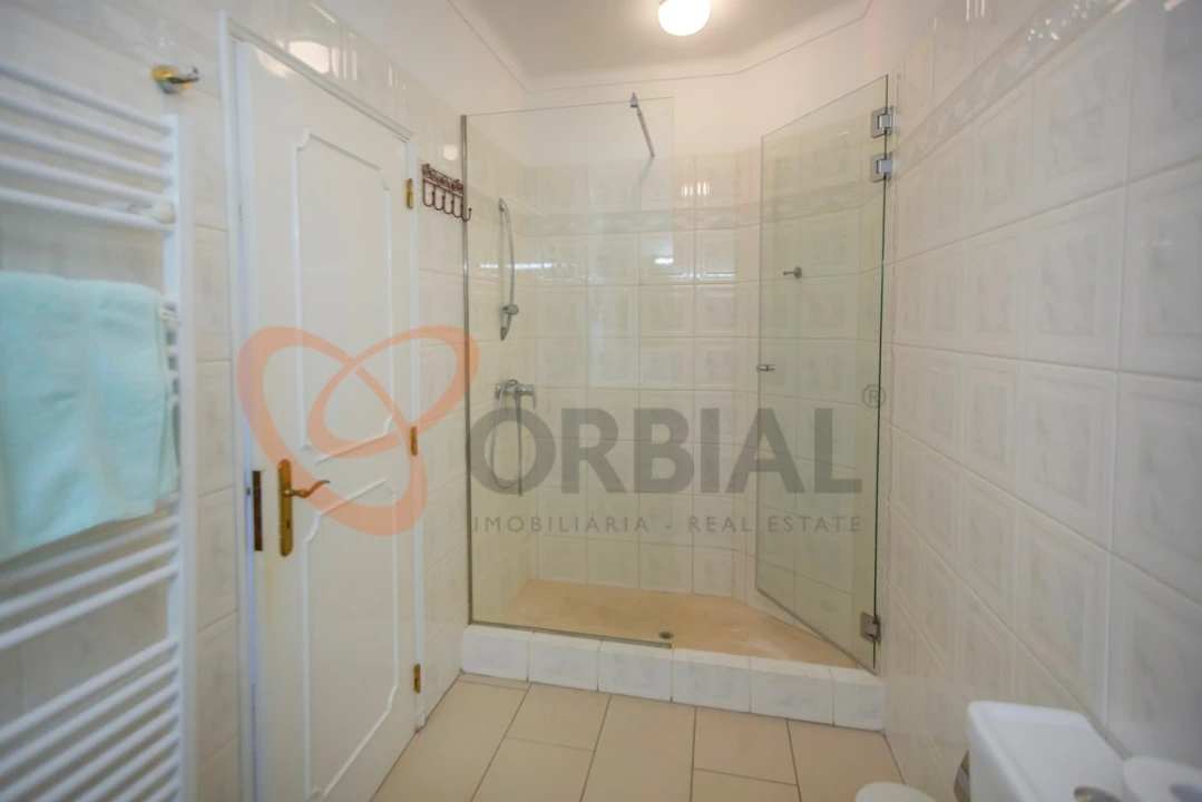 Moradia T6 para Venda em Albufeira e Olhos de Água Foto 40