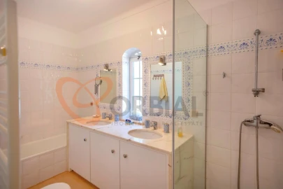 Moradia T6 para Venda em Albufeira e Olhos de Água