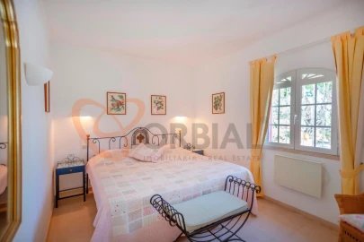 Moradia T6 para Venda em Albufeira e Olhos de Água