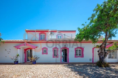 Moradia T6 para Venda em Albufeira e Olhos de Água