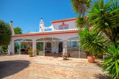 Moradia T6 para Venda em Albufeira e Olhos de Água