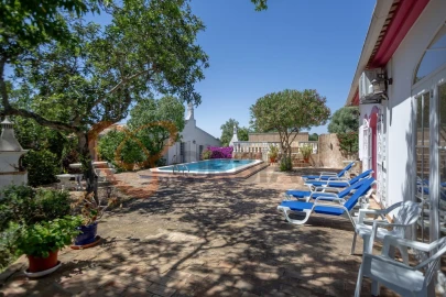 Moradia T6 para Venda em Albufeira e Olhos de Água