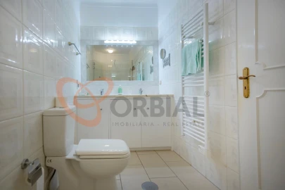 Moradia T6 para Venda em Albufeira e Olhos de Água