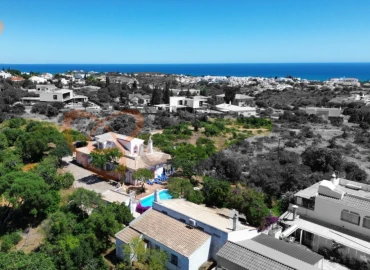 Moradia T6 para Venda em Albufeira e Olhos de Água