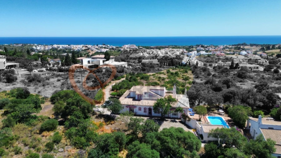 Moradia T6 para Venda em Albufeira e Olhos de Água Foto 2