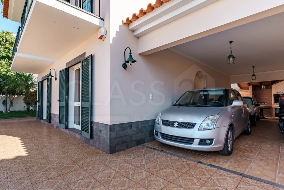 Moradia T3 para Venda em Santo Antonio Foto 5