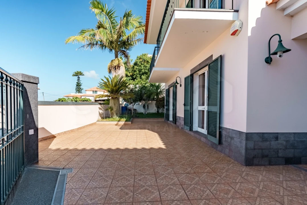 Moradia T3 para Venda em Santo Antonio Foto 3