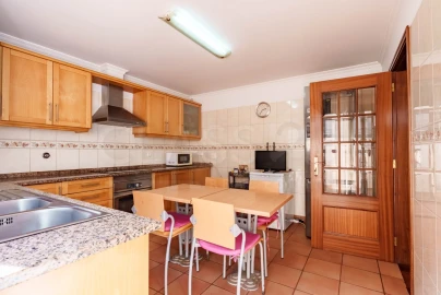 Moradia T3 para Venda em Santo Antonio