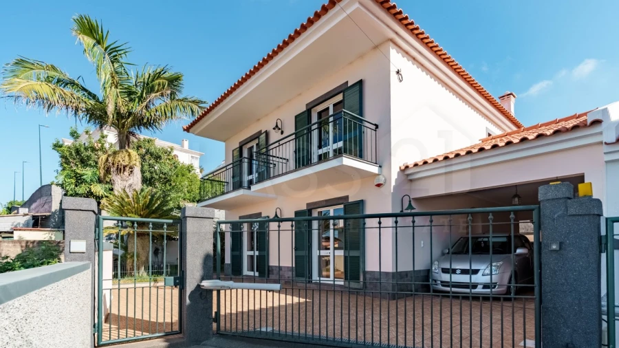 Moradia T3 para Venda em Santo Antonio