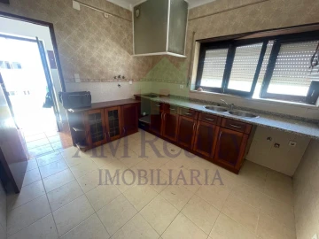 Moradia T3 para Venda em Nossa Senhora do Pópulo, Coto e São Gregório