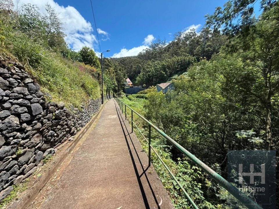 Moradia T1 para Venda em Ribeira Brava Foto 11