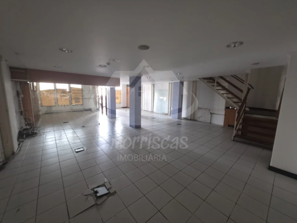 Armazém para Arrendamento em Póvoa de Santo Adrião e Olival Basto Foto 2