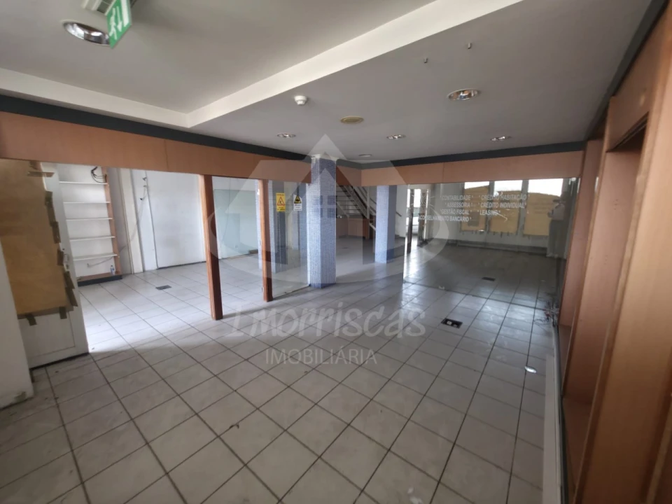Armazém para Arrendamento em Póvoa de Santo Adrião e Olival Basto Foto 3