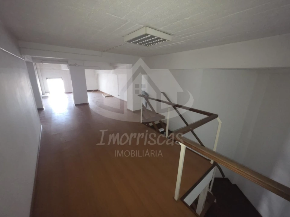Armazém para Arrendamento em Póvoa de Santo Adrião e Olival Basto Foto 11