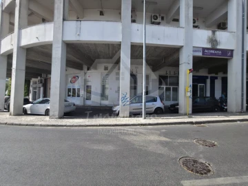 Armazém para Arrendamento em Póvoa de Santo Adrião e Olival Basto