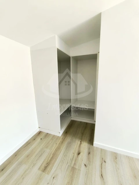 Moradia T3 para Venda em Fernao Ferro