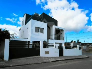 Moradia T3 para Venda em Fernao Ferro
