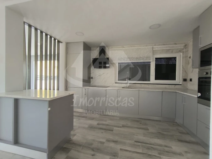 Moradia T3 para Venda em Fernao Ferro Foto 8