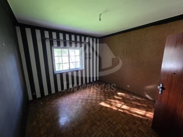 Moradia T4 para Venda em Pontinha e Famões