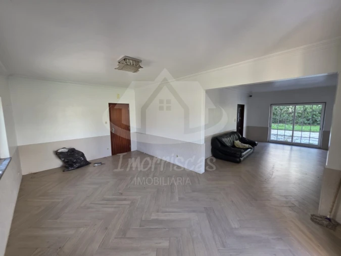 Moradia T4 para Venda em Pontinha e Famões Foto 8