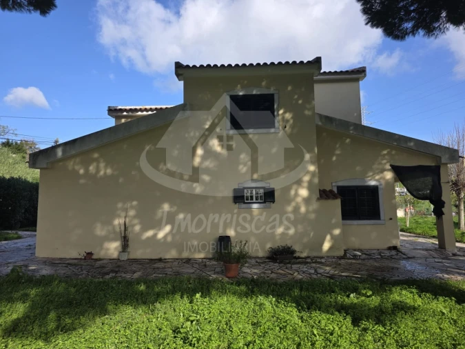 Moradia T4 para Venda em Pontinha e Famões Foto 33