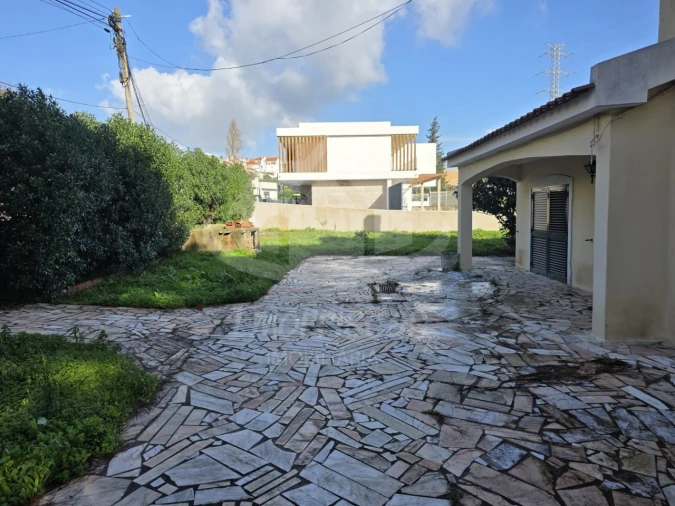 Moradia T4 para Venda em Pontinha e Famões Foto 41