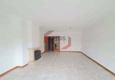 Apartamento T3 para Venda em Canelas