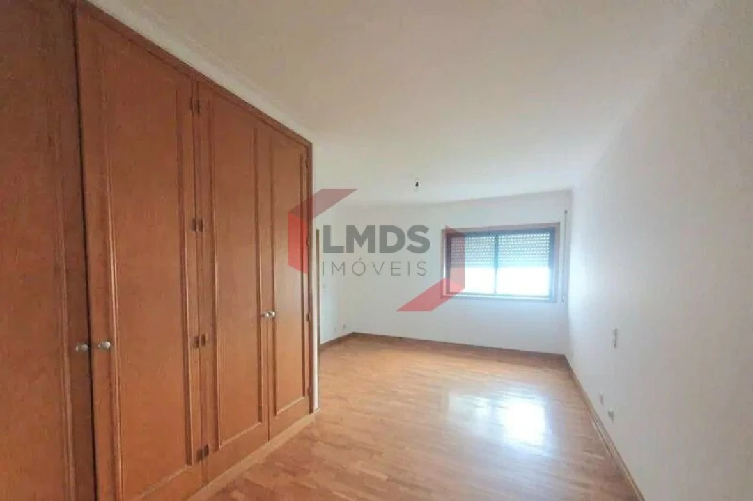 Apartamento T3 para Venda em Canelas Foto 10