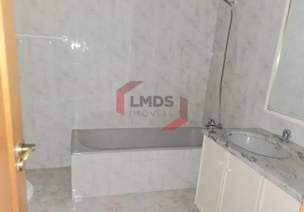 Apartamento T3 para Venda em Canelas Foto 12