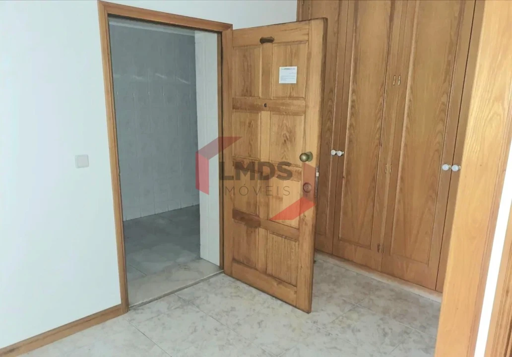 Apartamento T3 para Venda em Canelas Foto 3