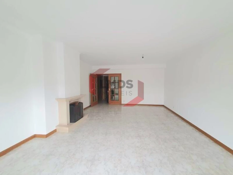 Apartamento T3 para Venda em Canelas Foto 4