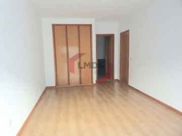 Apartamento T2 para Venda em Canelas