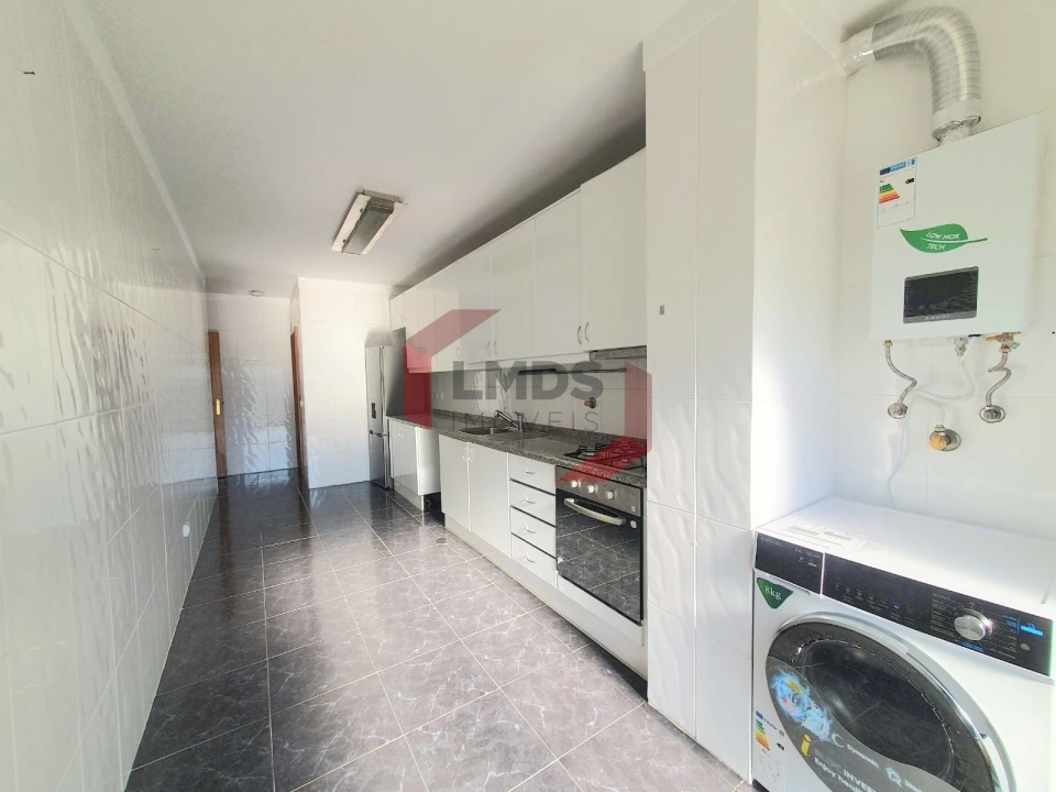 Apartamento T2 para Venda em Canelas Foto 7