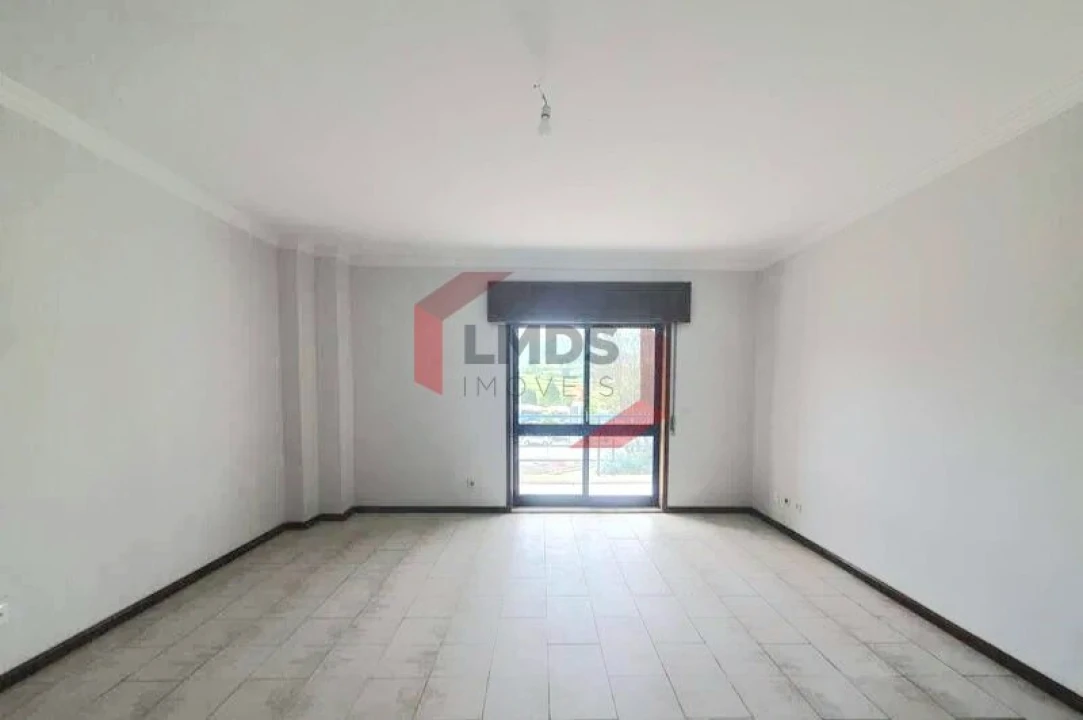 Apartamento T2 para Venda em Oliveira do Douro Foto 3
