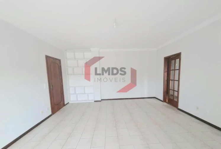 Apartamento T2 para Venda em Oliveira do Douro Foto 4