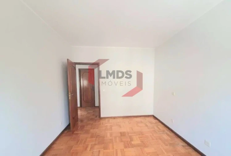 Apartamento T2 para Venda em Oliveira do Douro Foto 7