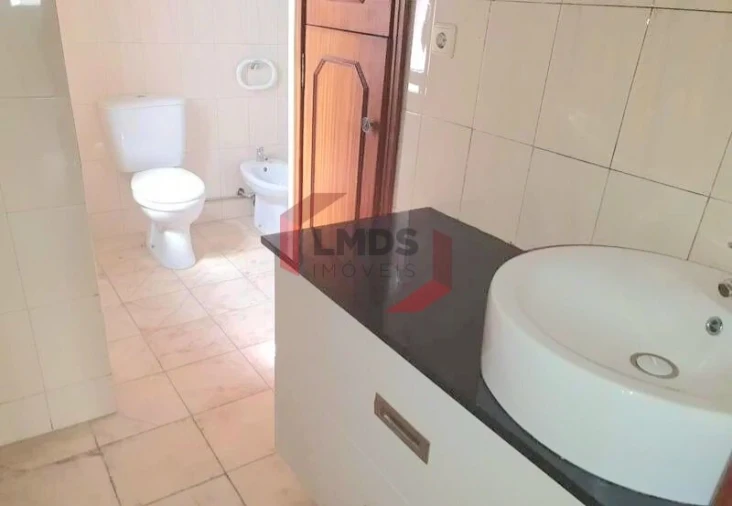 Apartamento T2 para Venda em Oliveira do Douro Foto 12