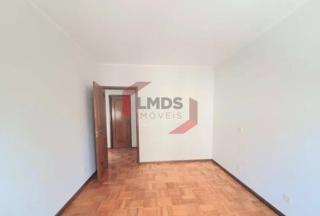 Apartamento T2 para Venda em Oliveira do Douro Foto 7